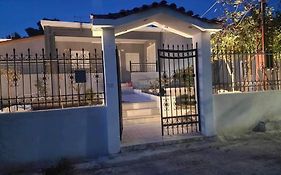 Σπίτι στα Βασιλικά Σαλαμίνας
